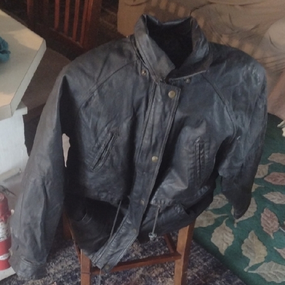 Black 100%Leather Jacket Women's size Small - Picture 1 of 4